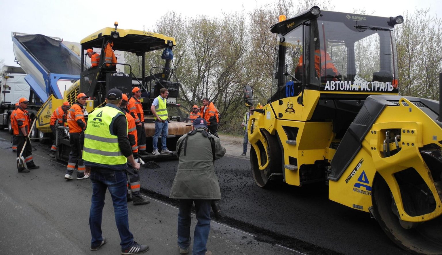 Самый мощный асфальтный завод в Украине открыли в Дергачах (ВИДЕО)