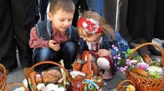 Харьковские волонтеры проводят акцию «Подари защитнику «Пасхальную корзинку»