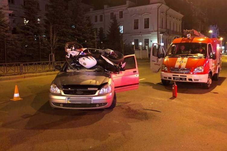 На Пушкинской пострадали мотоциклист с девушкой-пассажиром (Фото)