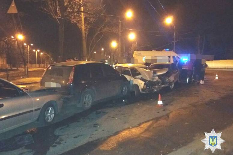 На Семиградской столкнулись  Ford Focus, Daewoo Lanos, Opel Omega и ВАЗ 21074 (Фото)