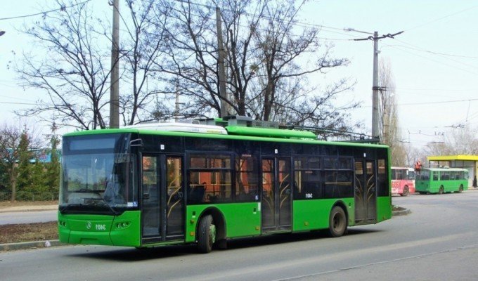 Драка в троллейбусе в Харькове обошлась без поножовщины (Видео)