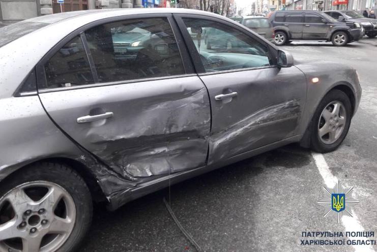 На Пушкинской столкнулись Hyundai Sonata и Volkswagen Passat