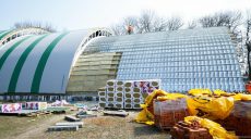 В Золочеве завершается монтаж каркаса физкультурно-оздоровительного комплекса (ВИДЕО)