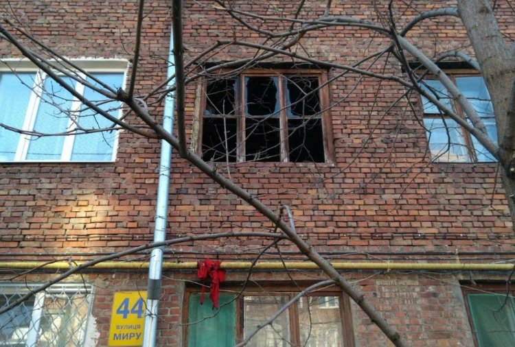 На пожаре в многоэтажке на ул. Мира, 44 пострадала женщина