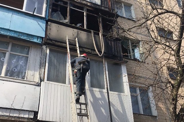 На Героев Сталинграда произошел пожар в многоэтажке