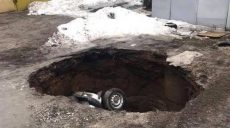 Авария на коллекторе. Подвоз воды на Алексеевку осуществляется автоцистернами