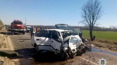 Пострадавшие в ДТП на трассе Чугуев-Меловое находятся в тяжелом состоянии — медики