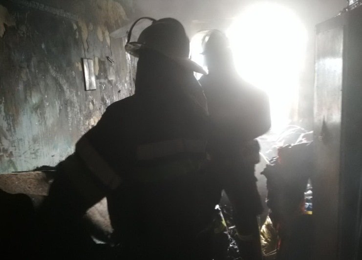 На Валдайской произошел пожар в многоэтажке