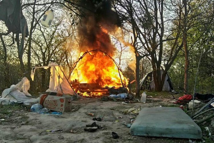 Разгром лагеря ромов на Лысой горе. Полиция открыла уголовные дела (Видео)