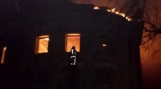 На Харьковщине горело старинное архитектурное здание (Фото)