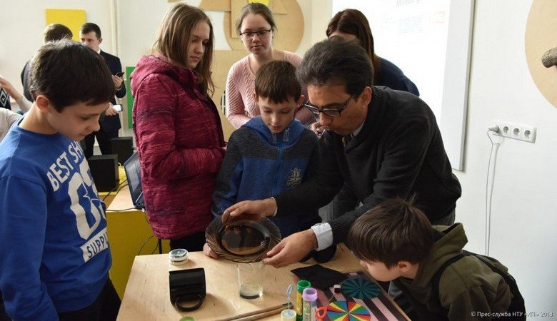 Харьковские школьники освоили «STEM» по-испански (ФОТО)