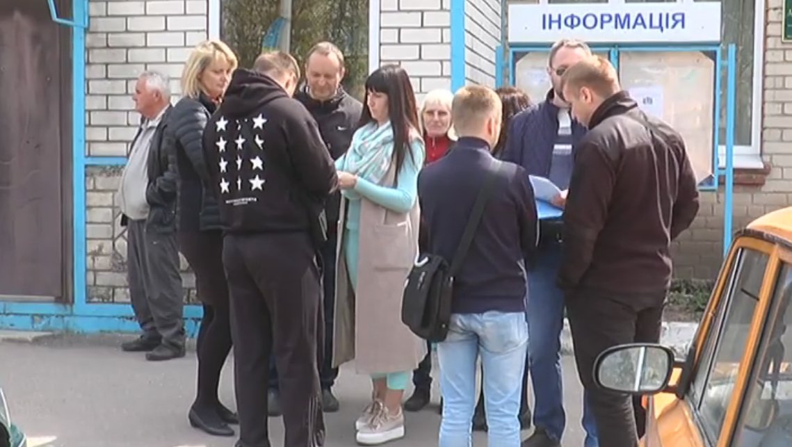 В Коротиче активисты сорвали сессию поссовета (ВИДЕО)