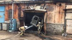 В  Харькове горело СТО (фото)