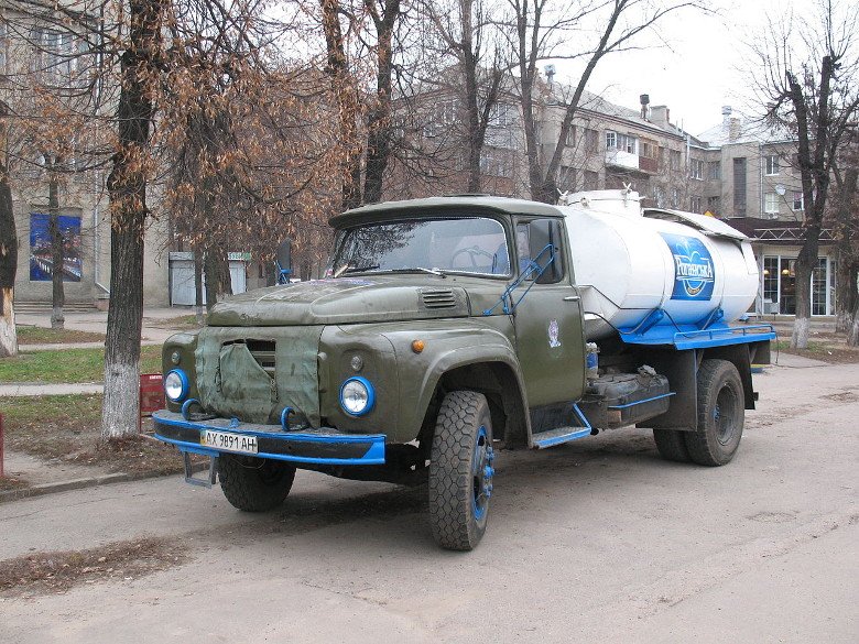 Харьковчане хотят, чтоб им выдавали воду по талонам