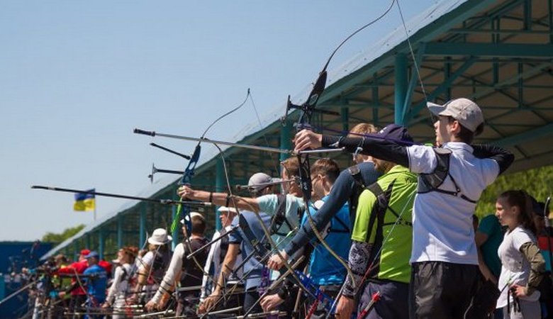 На стрельбище культурно-спортивного центра «Коммунар» состоялись всеукраинские соревнования по стрельбе из лука (видео)