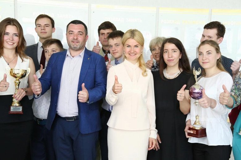 Светличная вручила призы юным банкирам Харьковщины