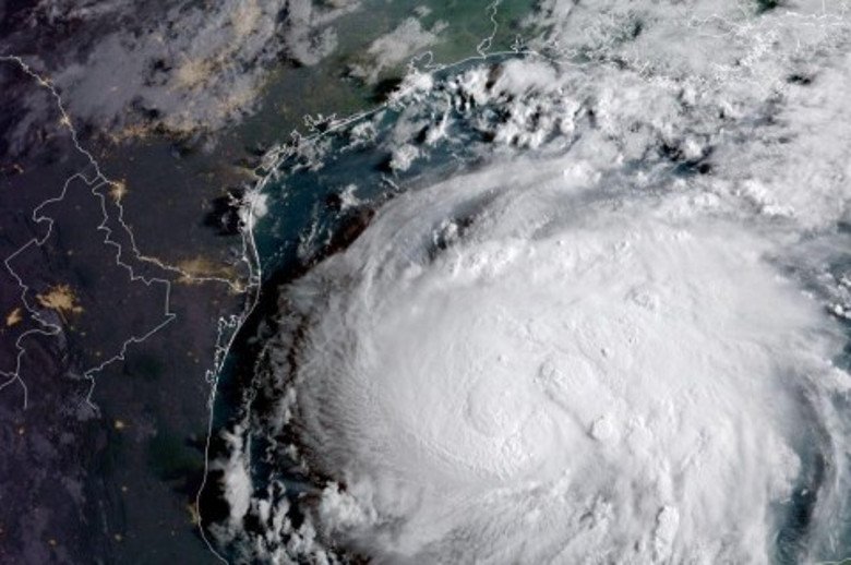 Три южных штата США готовятся к удару стихии