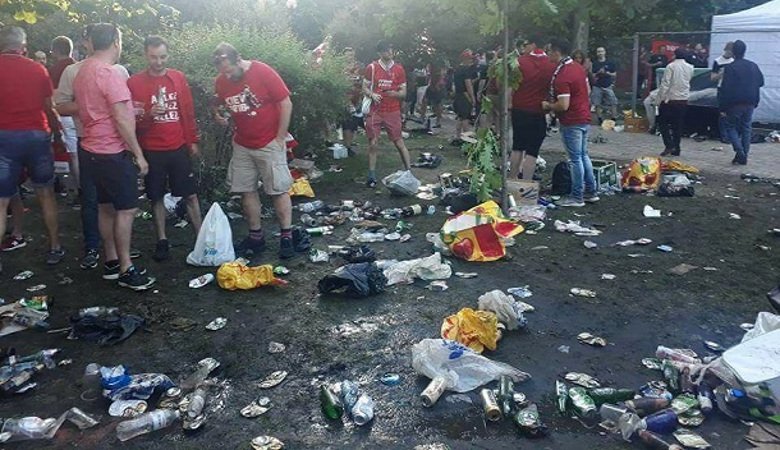 Футбольные болельщики завалили Киев мусором
