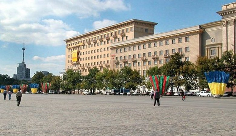На площади Свободы до конца недели ограничено движение