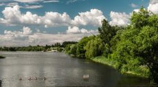 В Харькове — купальный сезон. Спасатели предупреждают граждан об опасности на воде (видео)