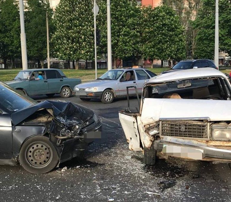 ДТП на Алексеевке: есть пострадавшие