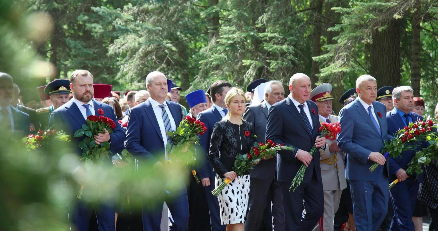 На Мемориале Славы в Лесопарке прошли мероприятия по случаю Дня памяти и примирения