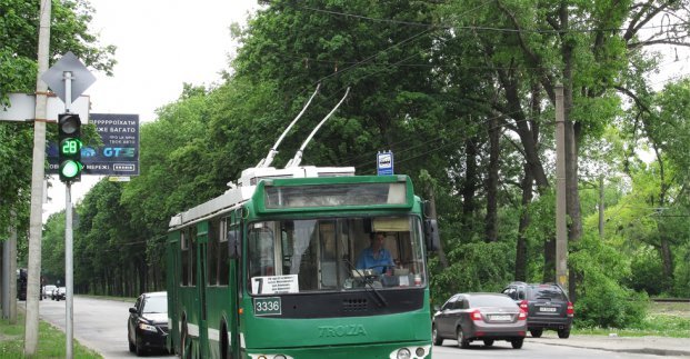 Ограничивается движение транспорта на участке Московского проспекта