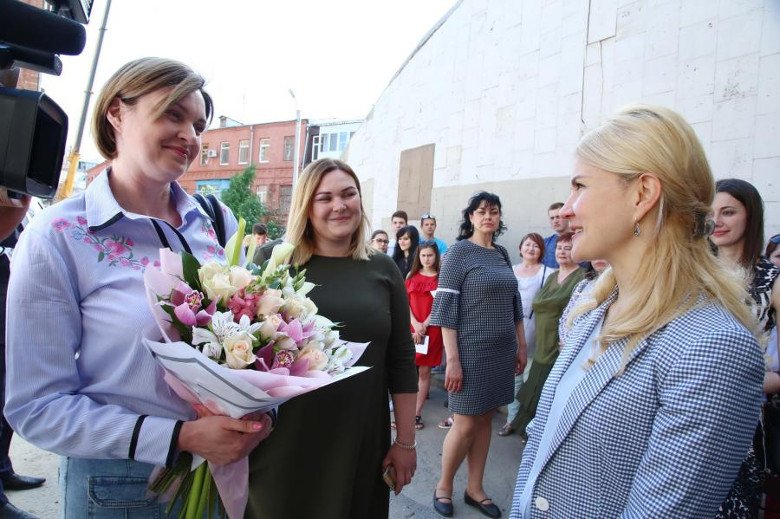Юлия Светличная посетила спектакль с участием детей из Донбасса