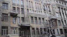 Харьковчане не хотят, чтоб исторические здания портили пластиковыми окнами