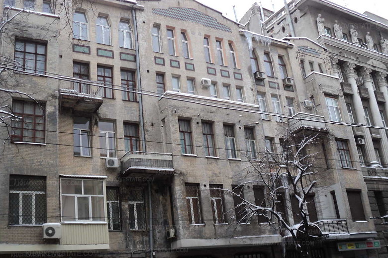 Харьковчане не хотят, чтоб исторические здания портили пластиковыми окнами