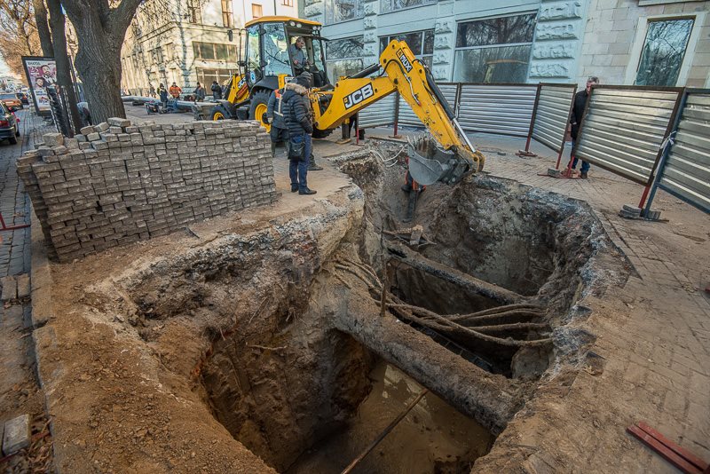В нескольких районах города на сутки отключат воду