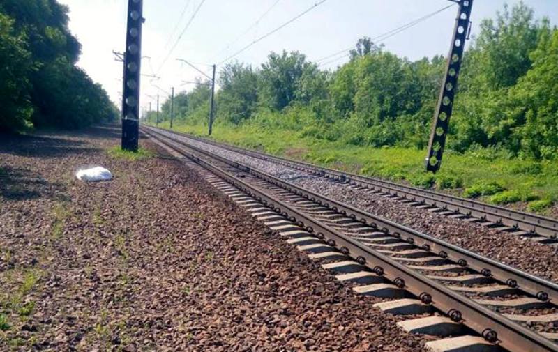 В Харькове неизвестный мужчина погиб под колесами поезда