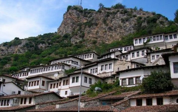 Одаренные харьковские школьники отправились в Албанию (Фото)