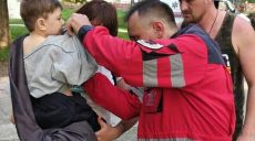 Во время игры дошкольник провалился в канализационный люк