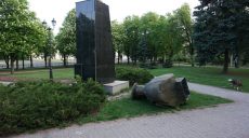 В Харькове восстановили бюст Жукову, который «декоммунизировали» неизвестные (Фото)