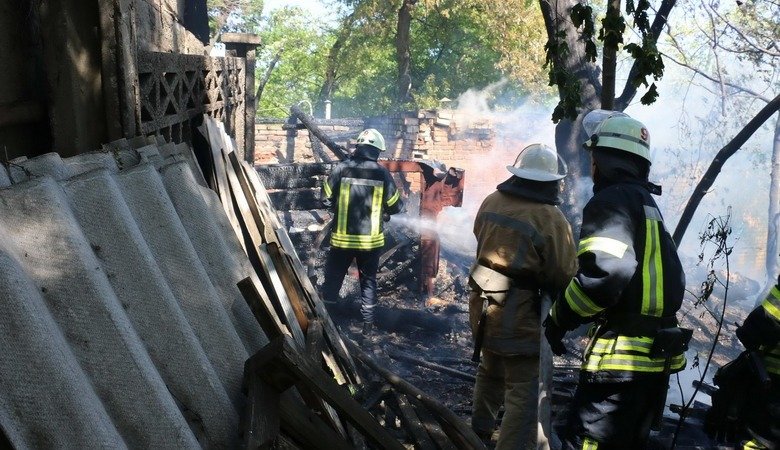 Харьковские спасатели за сутки ликвидировали 35 пожаров в природных экосистемах (фото)