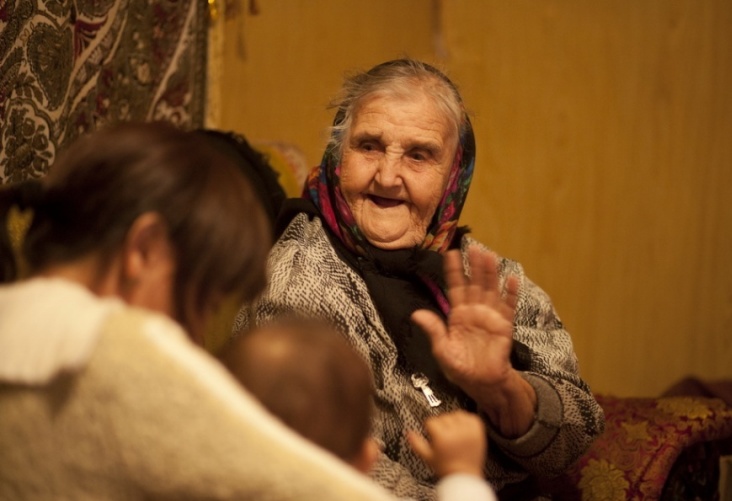 В Украине запретят рекламировать народных целителей и колдунов
