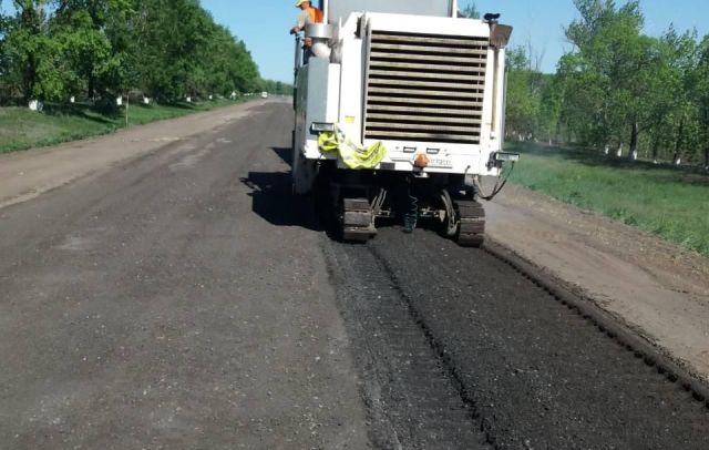 На участке трассы Чугуев-Меловое восстановлено асфальтобетонное покрытие