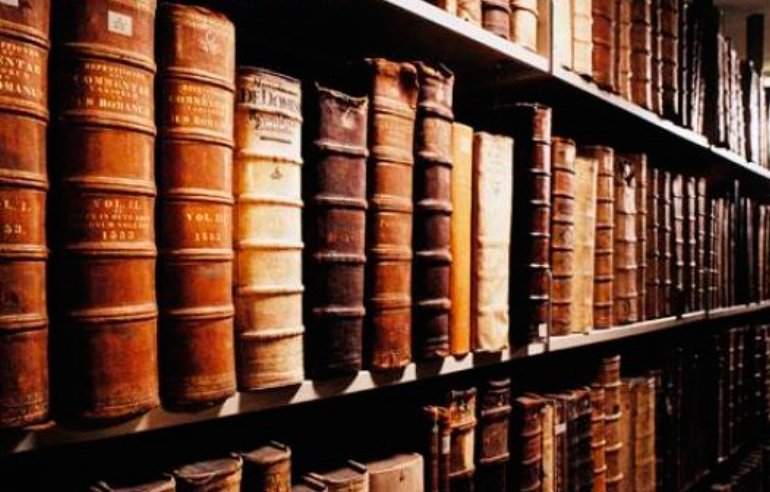 Курьер книжного магазина оказался грабителем