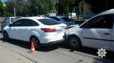 На Полевой столкнулись Volkswagen Caddi, Ford и ВАЗ-21099 (фото)