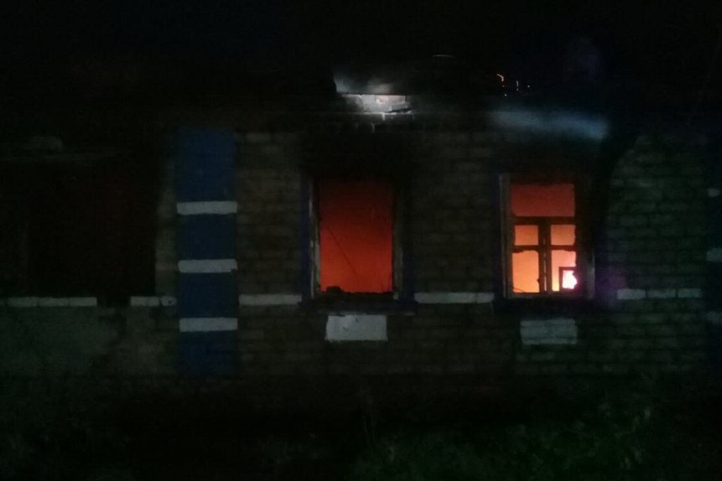 В результате пожара в Харьковской области пострадала женщина