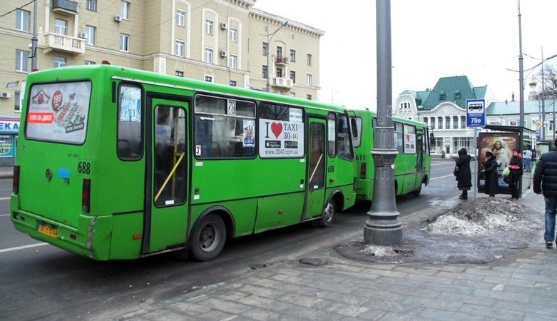 197 водителей харьковских автобусов нарушили правила