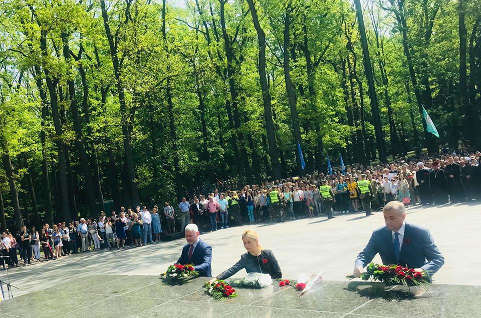 В Харькове ко Дню памяти и примирения состоялись возложение цветов и богослужение (ФОТО)