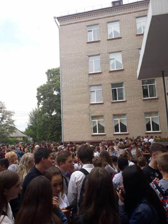 В одной из школ Харькова распылили перцовый баллончик