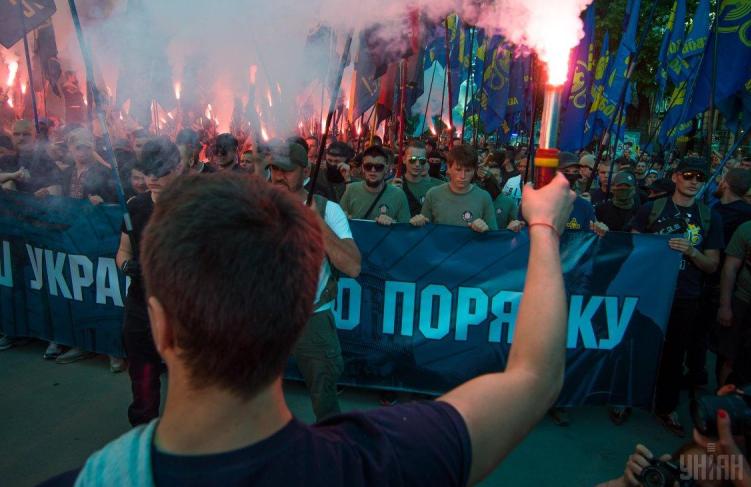 Одесса, 2 мая — «Марш украинского порядка» и цветы возле Дома профсоюзов
