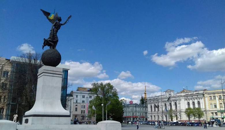 Весна в Харькове (ФОТОРЕПОРТАЖ)