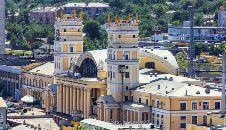 На Троицу из Харькова назначили дополнительные поезда