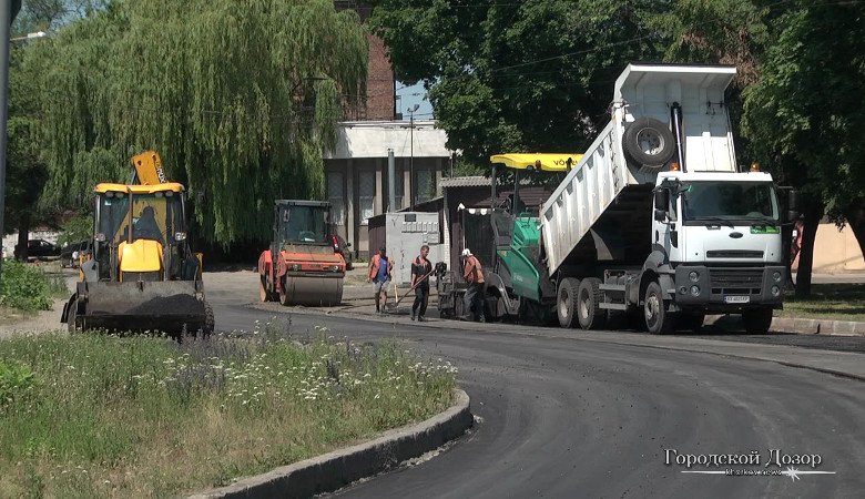 На Ивановке проходит масштабная реконструкция уличного полотна (ФОТО)