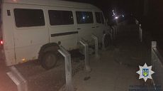 ДТП: пьяный водитель сбил ремонтные заграждения (ФОТО)