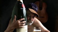Сельский пенсионер пытался зарезать своего пасынка